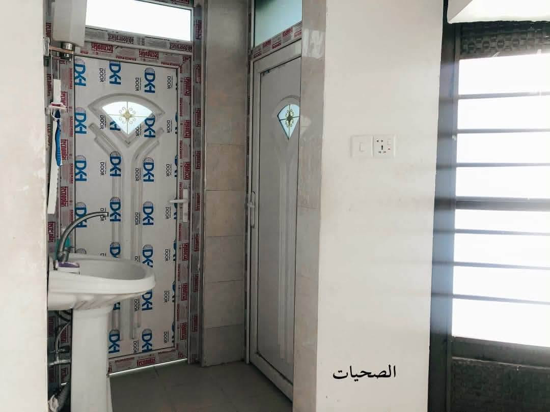🏡 دار  للبيع  🏠
📍 الموقع: حي الصديق الأولى، قريب من سائدين الصديق الرئيسية.وقرب جامع المهيمن 🕌

✨ بناء حديث – سنة 2024

📐 المساحة: 150 متر مربع

📏 الواجهة: 7.5 متر

🛣️ شارع تبليط بعرض 12 متر

🏠 تفاصيل الدار:

🔹 طابقين كاملة 

🛏️ 6 غرف نوم

🔸 الطابق الأرضي:
• غرفتين نوم

• هول استقبال

• مطبخ

• صحيات

• كراج

🔸 الطابق الثاني:

• 4 غرف نوم

• هول

• صحيات

• بيتونة

مكتب العبيدي للعقار 

نستقبل جميع العروض 

***********
