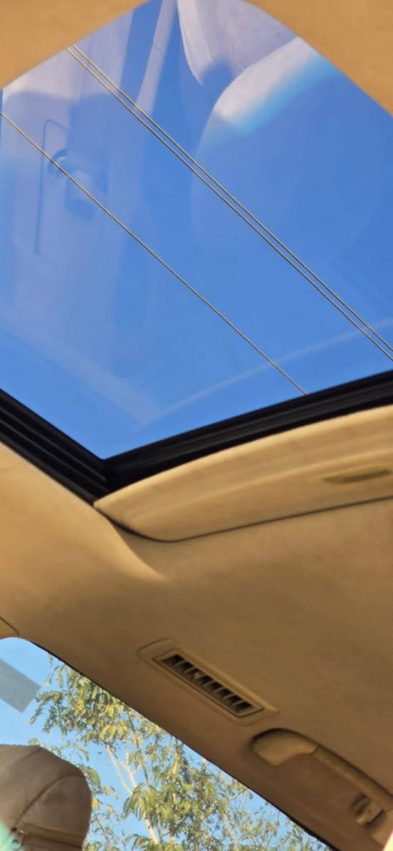 لاندكروز 2017 فطيم اصل فول 1/1 
السياره جديده بمعنى الكلمة استخدام شخصي ☑️
-مكفوله كفاله عامه ماشيه ٧٦ ألف حقيقي 
-مري قلاب + شفط 
-فتحه سلايت 
-زراك لايت ، لايت زنون 
-4 كامرات 
-كشنات جلد اصلي كريمي 
-دبل كشن كهرباء , كشن السائق 3 دكم
-8 ايرباك 
-تشغيل عن بعد 
 مدوشمه جديد
-دبل ماوس 
-فول تحكم 
-7 راكب 
-3 قطع تبريد 
-محرك ٦ سلندر
-فورويل دفع رباعي 
-حساس اصلي ( أمامي ، خلفي ) 
-ويل 18 تخم تاير دلوب جديد وسبير منازل. 
-رقم بغداد بسمي تحويل مباشر
-عدتهه سبيرهه غراضهه كلهن مامستخدمات 
-السياره بشرط محرك كير صدر كلهه بعدهه عل وضع الشركه

💰السعر 470$ وبيهه مجال للطيبين
مكان السيارة :-صلاح الدين الدجيل *********** وتساب *********** مراوس حسب القناعه
