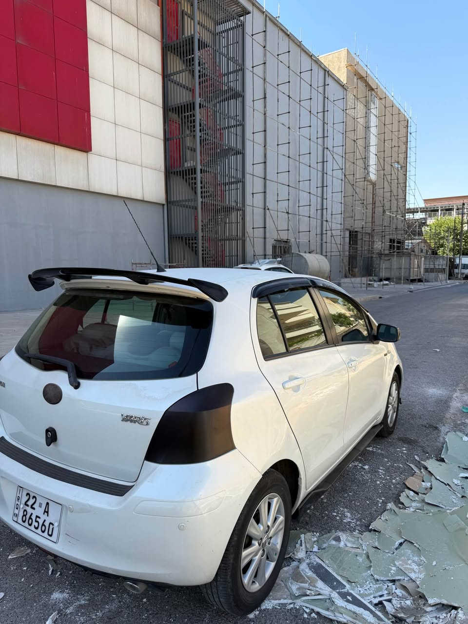 Toyota yaris 2011
بەبێ سبوخ ٢جیگای ساردە کوتی هەیە 
٥ بالیف 
جام کارەبا 
ئاوێنە کارەبا 
ڤۆلیۆم 
شاشە ئایپاد و کامیرە
مەکینە گەورە 
سەنەوی هەتا ٢٠٣٠ نوێیە بە ناوی خۆمە 
کەمێک سەقف و سندوق کاڵ بویتەوە 
گێڕ و مەکینە و تەبرید بە شەرت 
٨٨$ مەحامەلەکی برایانە 
شوێن هەولێر 
*********** أربيل, العراق
