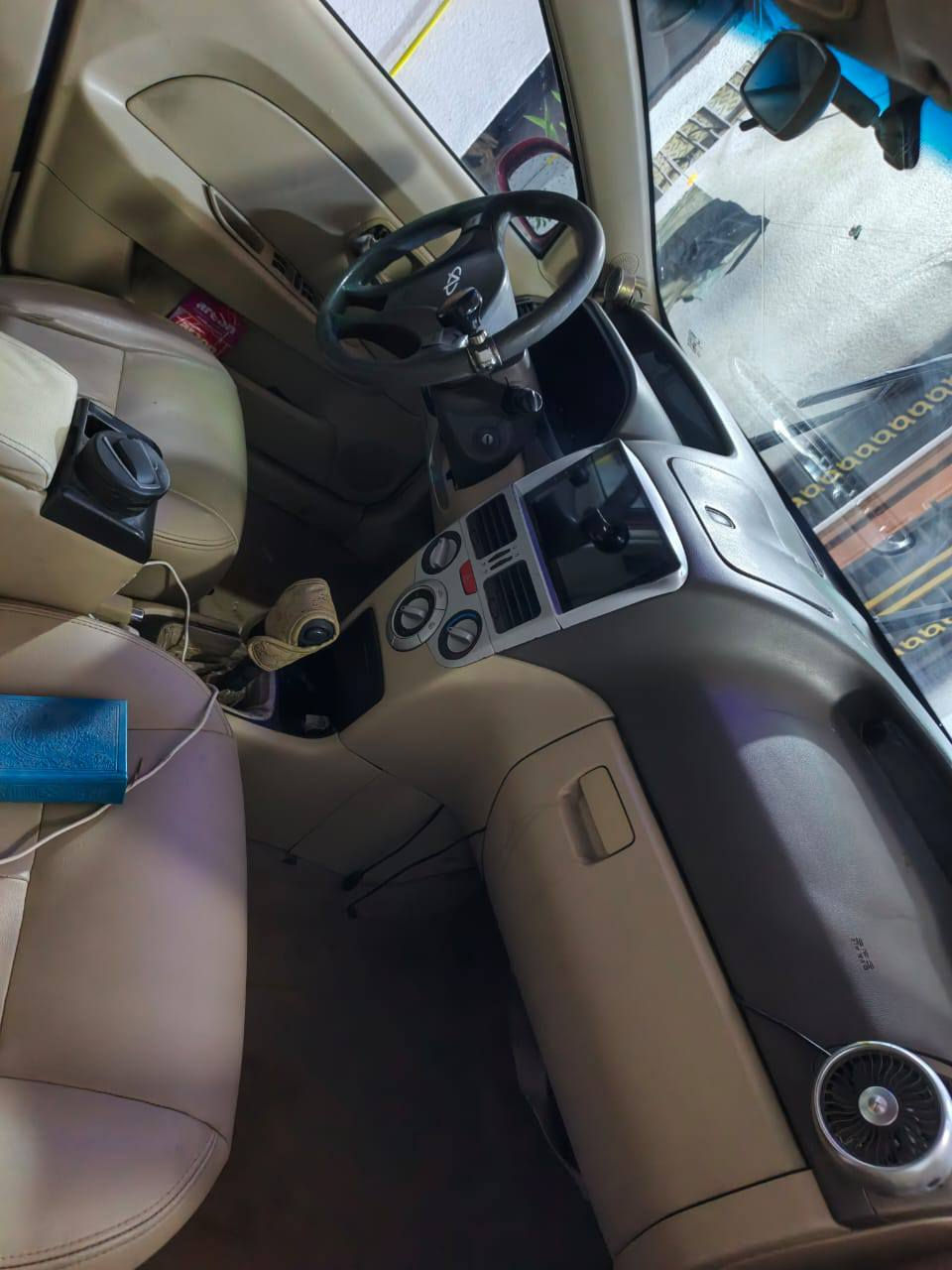 شيري فلاوين مديل ٢٠١٣ سياره بسمي  سنويه ٢٠٢٧ محور كير ومحرك كورلا تبريد شغال كهربائيات كلها شغاله السياره بيها خياسات بل دوسه ولمدكر الخلفي العنوان البصره السعر ٣٤ وبيها مجال  ***********
