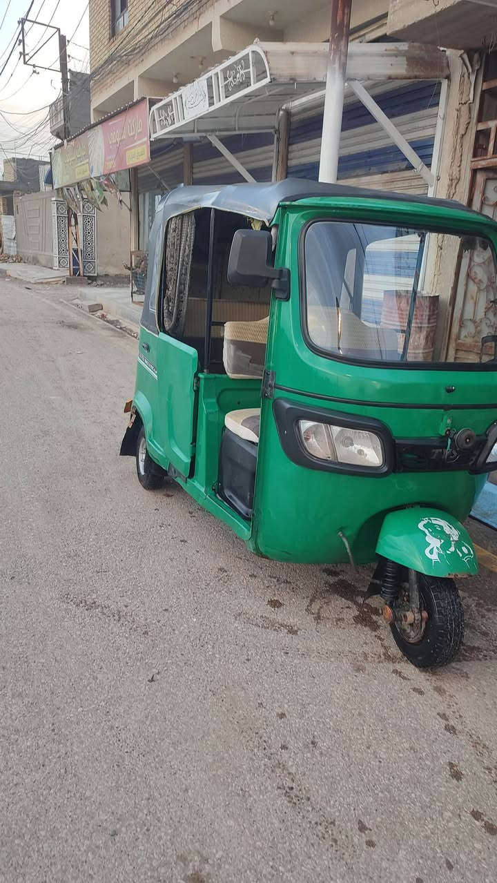 سلام عليكم تكتك للبيع موديل 21 شهر 11لكشر كفاله لمحرك بوشه وبستم شرط شركه تكتك مال بيت نصافه 100 كامله بس دير سويج احلى من صوره تجي وتشوف بعينك سعر 7و250وبيها مجال ***********
