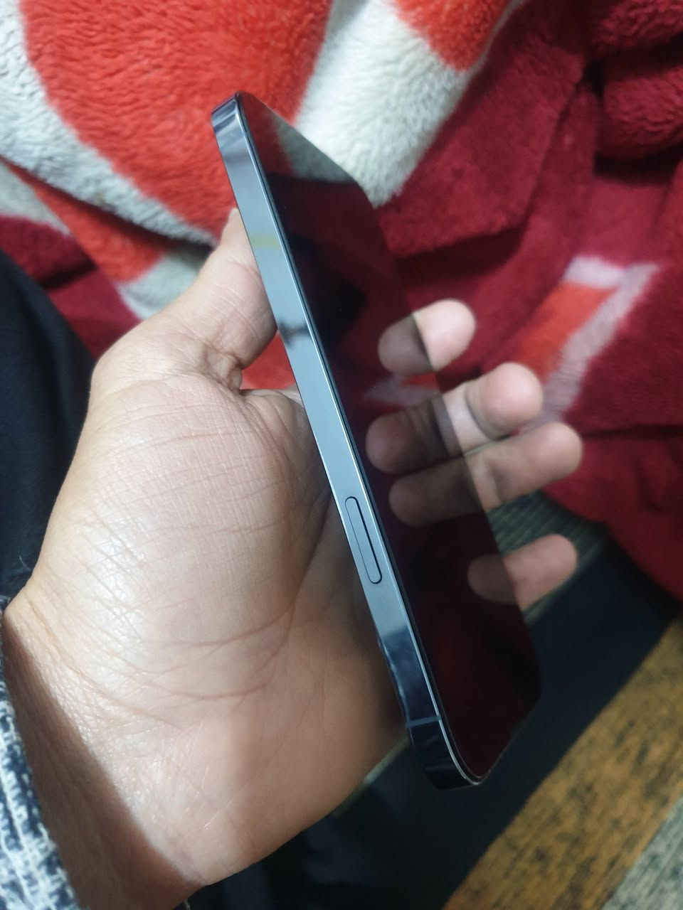 اي فون ١٣ برو ماكس ٢٥٦ خطين .. مبدل شاشة وبطارية  وبي فطر بالضهر مم اثر جهاز فقط !!!! السعر ٤٧٥ الف مكاني الاعظمية ***********
