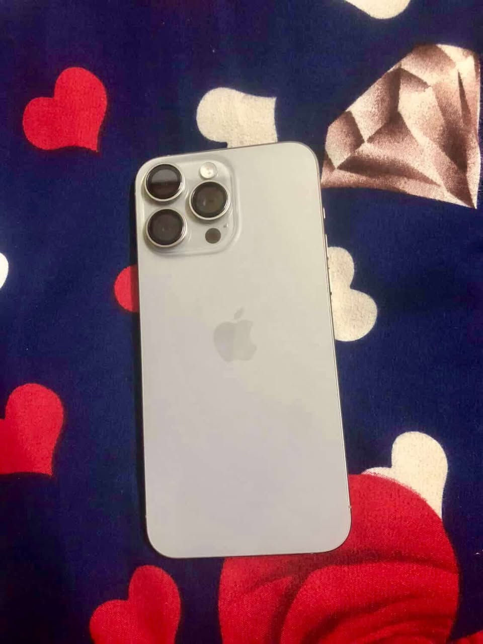 ايفون 15 بروماكس ذاكرة 256 دبل سيم كارت بطارية 90 نموذج chلون سلفر جهاز نضيف فول فول نضافة 100/100 شرط ما واصل مصلح كارتون موجود كلو شغال شرط ما بي جلخ واحد سعر مليون و80 الف عنوان موصل ايمن حي الرفاعي التواصل خاص او عل رقم ***********
