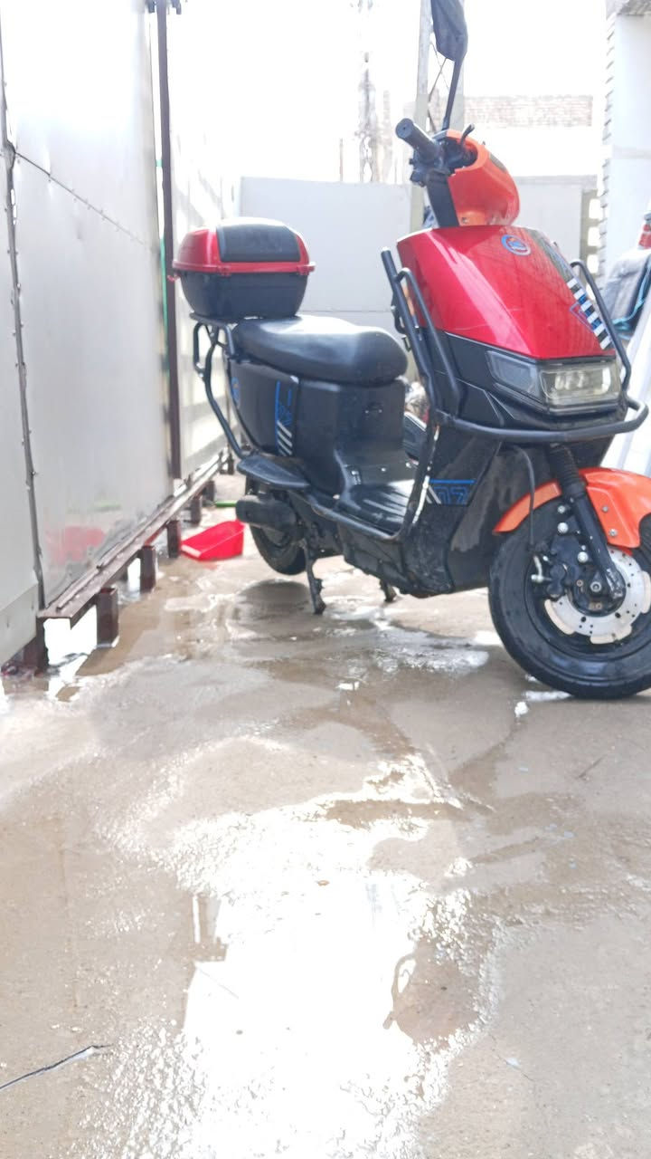 الدراجة للبيع نقصها بس باتريات عدد 7 هاي الدراجه شوفت عينك المكان الدوره بغداد
***********
