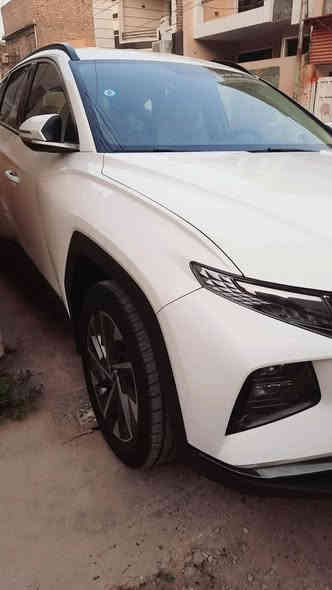 مواصفات
داخل ابيض 
بصمه 
شاشة 
حساس امامي خلفي 
لد مانع انزلاق 
٣ انظمة قياده 
ترحيب 
تشغيل عن بعد 
مكينة ٢٠٠٠ دوش 
شاشة ديجتل 
قطعتين تبريد 
سبيرها منازل 

السيارة لا صبغ ولا بارد

مكان السياره بغداد 
السعر 22 ونص بيهه مجال
الاستفسار رقم ***********
