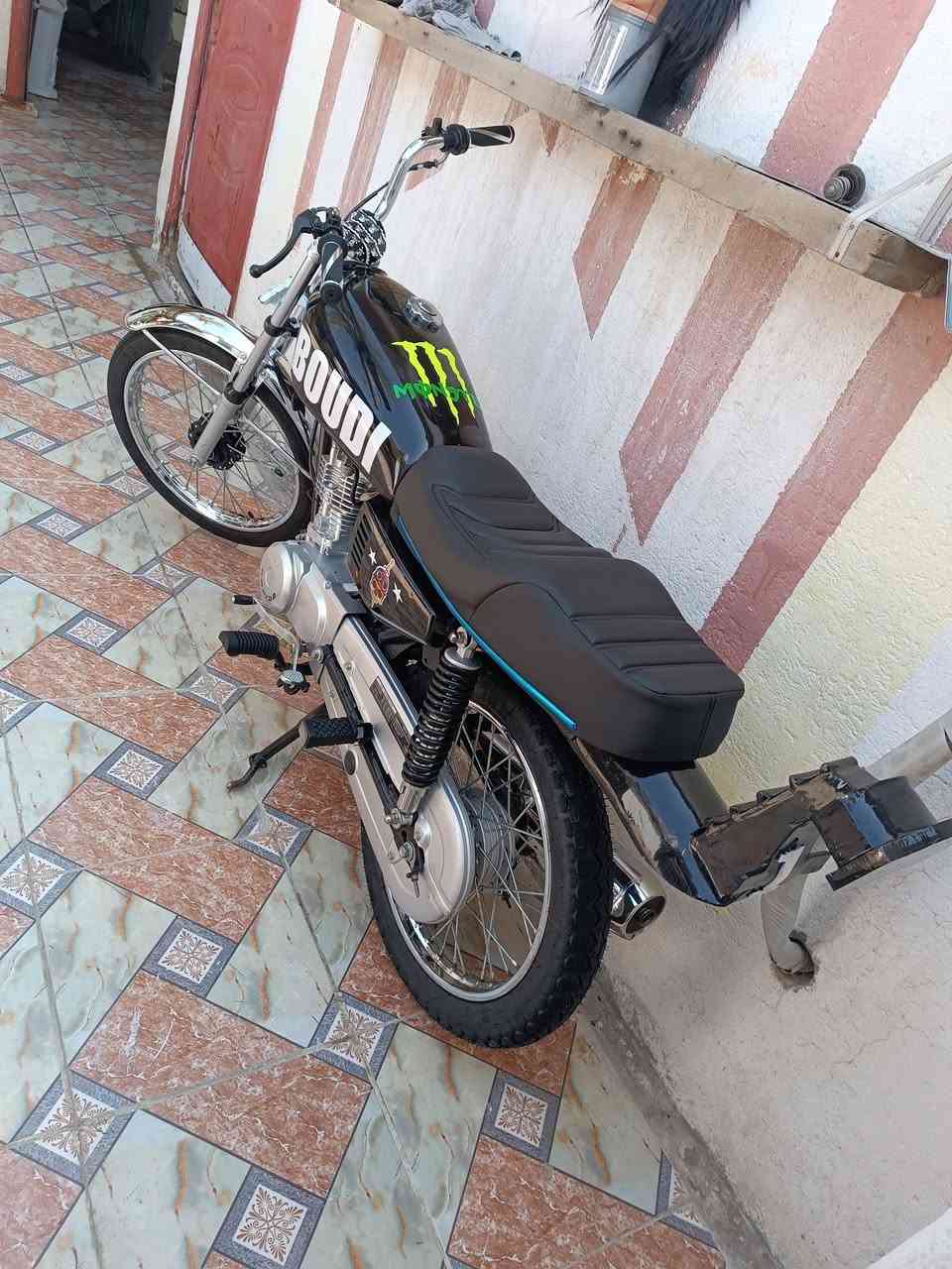 سلام عليكم دراجه رابيدو للبيع محرك توا شاده ودراجه نضيفه شوفت عينك دوات دوات كزوز  توا شاده تانكي كشن ماصارلي5يام من شادهن مكاني بصره خور زبير معمل لاسمده حي سكني سعر خاص رقمي ***********
