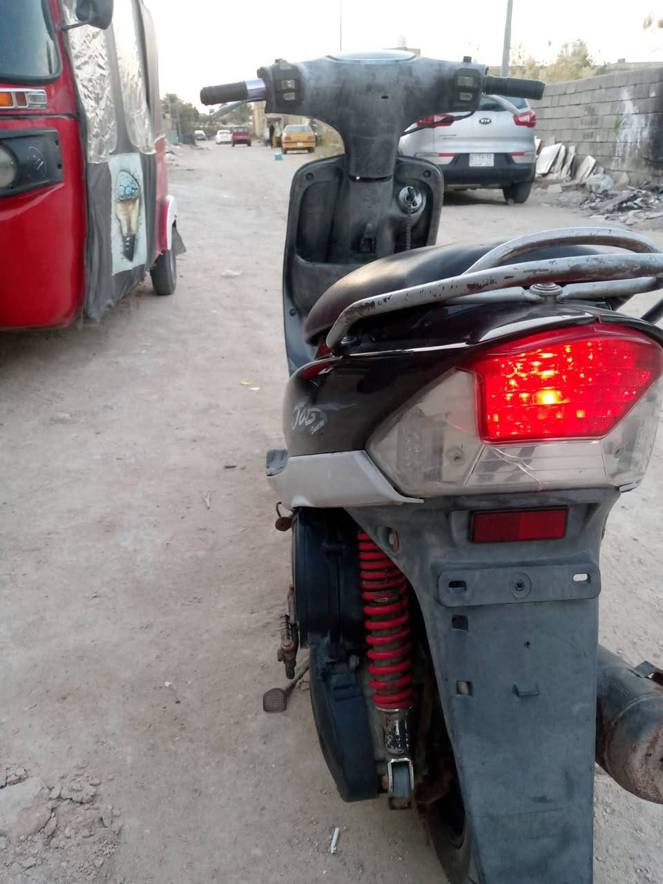 بلاش 
دراجه للبيع ماكس منغولي دراجه حلوه ونضيفه  مجفته تجفيت  جديد بعدهي عل سحك  كلشي شغال بيه 
سعره 450
***********
