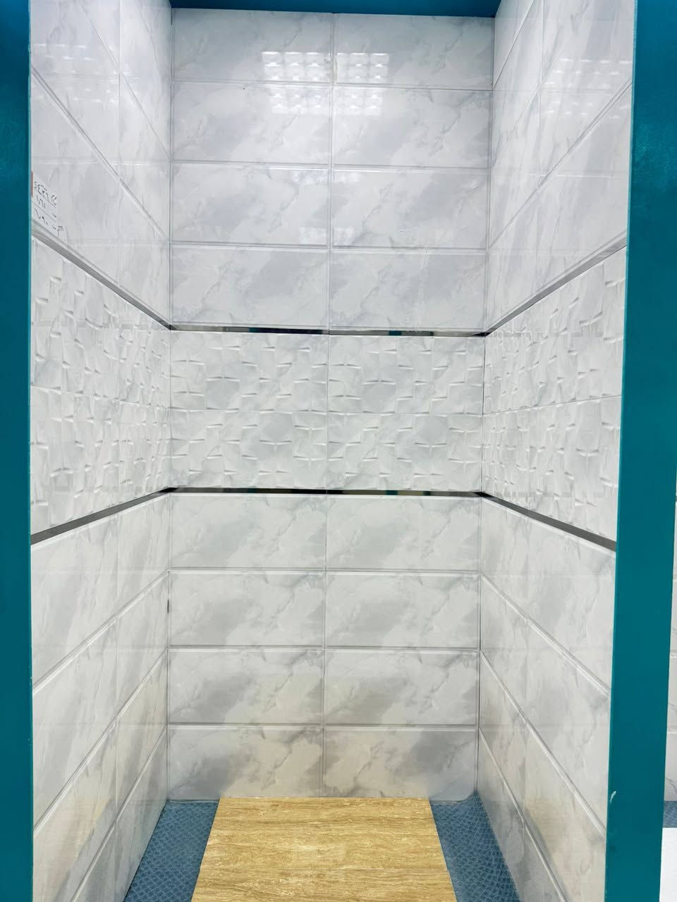 سيراميك جدار هندي درجه اولى
 قياس 30×60 
يشتغل لأي مكان داخل البيت حسب ذوقك
 سعر المتر مع النقشه ٩,٦٥٠
سعر المتر ساده بدون نقشه ١١,٦٥٠ 
#يوجد توصيل لجميع المحافظات
#للحجز والاستفسار التواصل
واتساب 0783 624 9927
