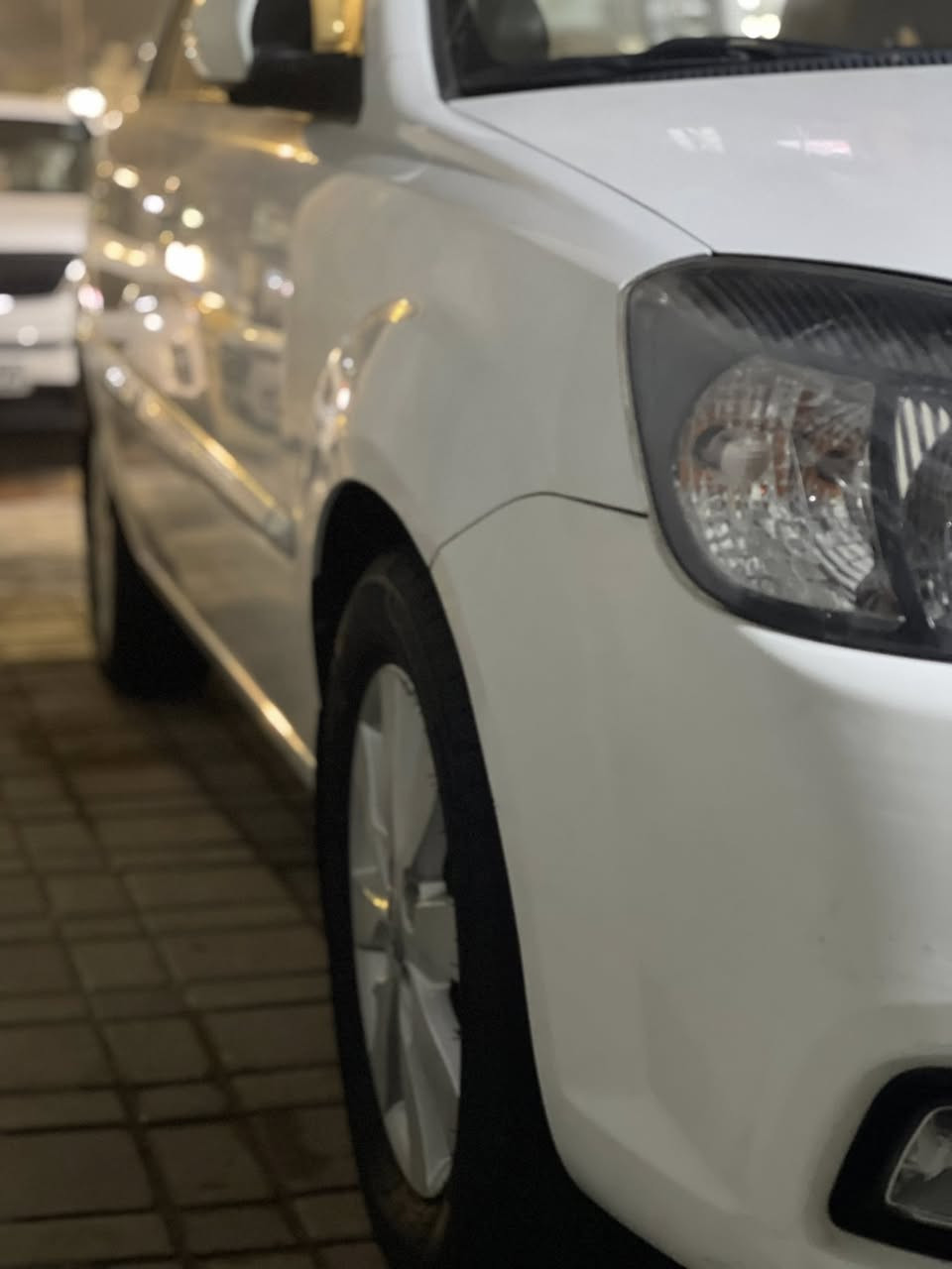 سلام عليكم ريو موديل ٢٠١٢ كفاله عامه ماشيه ٥٠ ألف فقط استلام شركه كلها عل وضع الشركه
برغي مامفتوح بيه السياره اخت الزيره رقم صدامي تايرات الشركه اني بدلتهن السياره سويجين أصليات كل عدتها مال الشركه مامستخدمه مكان كربلاء مكلف بل نشر رقم صاحب السياره ***********
