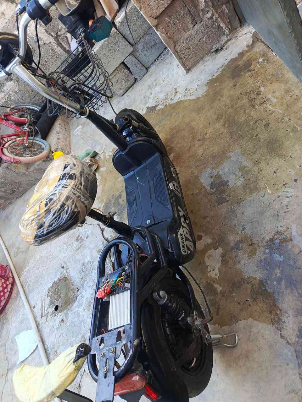 للبيع بايسكل شحن بشرط كهربائية شرط بطاريات  رقم ***********
