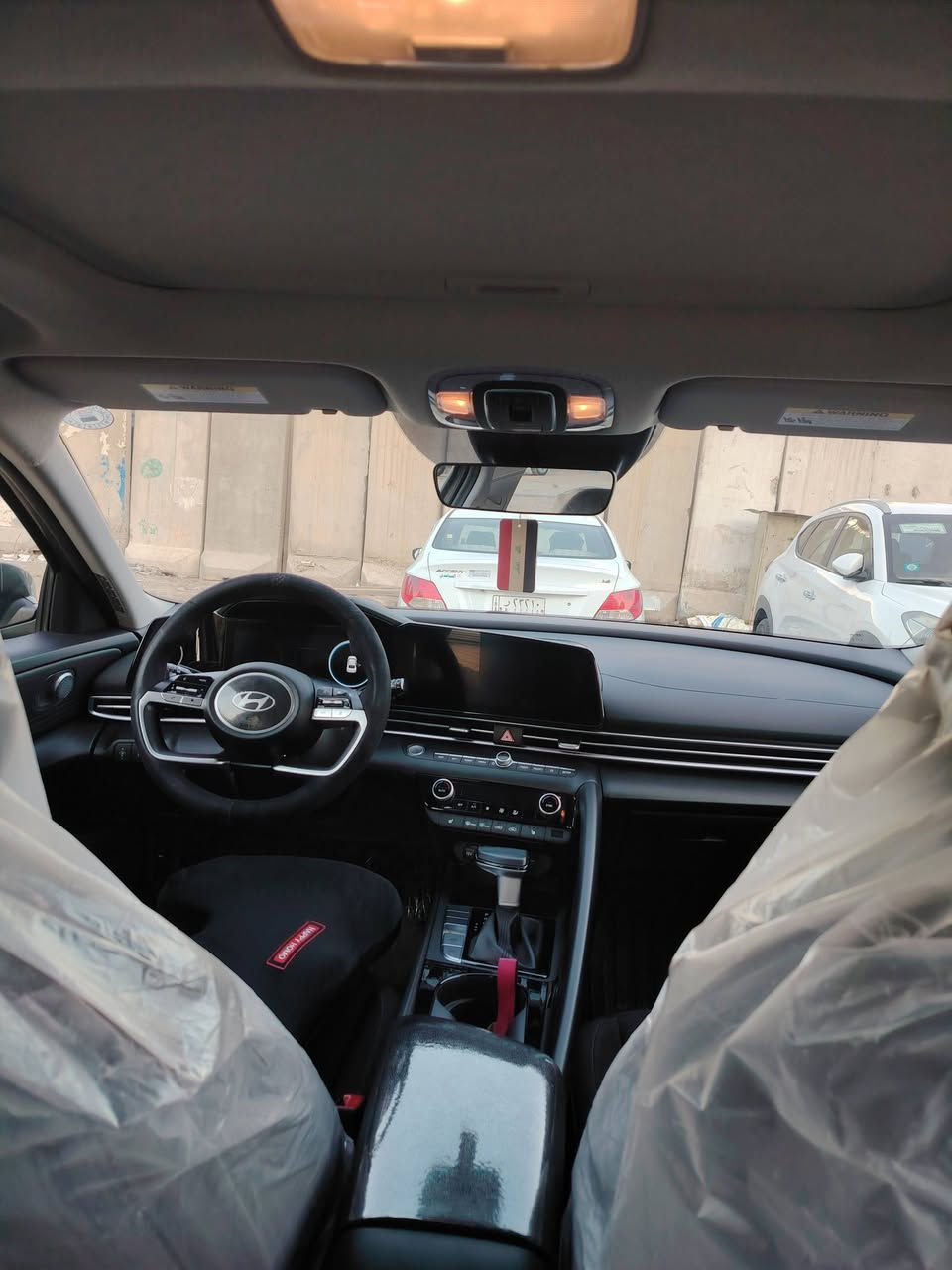 *السلام عليكم النترا ٢٠٢٥ وراد أمريكي عداد المسافه 11الف كيلو مو ميل فول مواصفات بدون حادث فقط طخه باالدوسه عكس السائق سطحي ليبل واحد حتى الدعميات*1_محرك 2000
2_رادار امامي مع جانبيات
3_ثلاث وضعيات قياده
4_سايد بريك كهربائي
5_ كامره خلفيه 
6_فتحه سقف
7_اناره سبع الوان باالدشبول
8_بك لايت متصل لد
9_تحكمات مقود 
10_تحديد مسار قياده إليه 
11_بصمه تشغيل +أبواب وصندوق 
12_شاشه متصل 
13_توقف ذاتي 
14_مانع تزحلق 
15_شاحن واير لس
16_لدنهاري
17_ نقطه عمياء
18_تدفئه باالكشنات
19_تبريد لمس
20_تشغيل عن بعد 
21_زرعرض الكامرات
22_شاشه اعطال 
العنوان بغداد الاتصال على الرقم ***********
