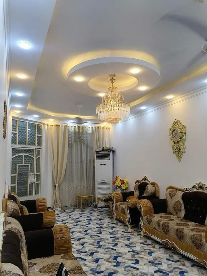 دار سكني للبيع او المراوس | حي الجامعة
_______________________________
 الموقع | مميز على ساحة قرب شارع سوات
_______________________________
 المساحة | 200 م2
الواجهة | 10 م
_______________________________
تفاصيل الدار :
🔹 4 غرف نوم 
🔹 استقبال + صالة 2
🔹 مطبخ 2
🔹 مجاميع صحية متكاملة
_______________________________
للاستفسار اكثر زورونا في مكتبنا الكائن في :
ديوانية - الجزائر- مقابل برج الامراء 
مجاور مستشفى الحياة للعيون - د.حسنين
او الاتصـــال على الارقام
***********
***********
