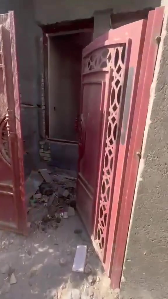 السلام عليكم
دار للبيع يتكون من 3 غرف نوم + استقبال + مطبخ + صحيات
المساحه 125 متر
العنوان : في منطقة الكريعات قرب منشأة الفاو قرب محطة الماء على الشارع الرئيسي
للاستفسار الاتصال على الأرقام
***********
***********
