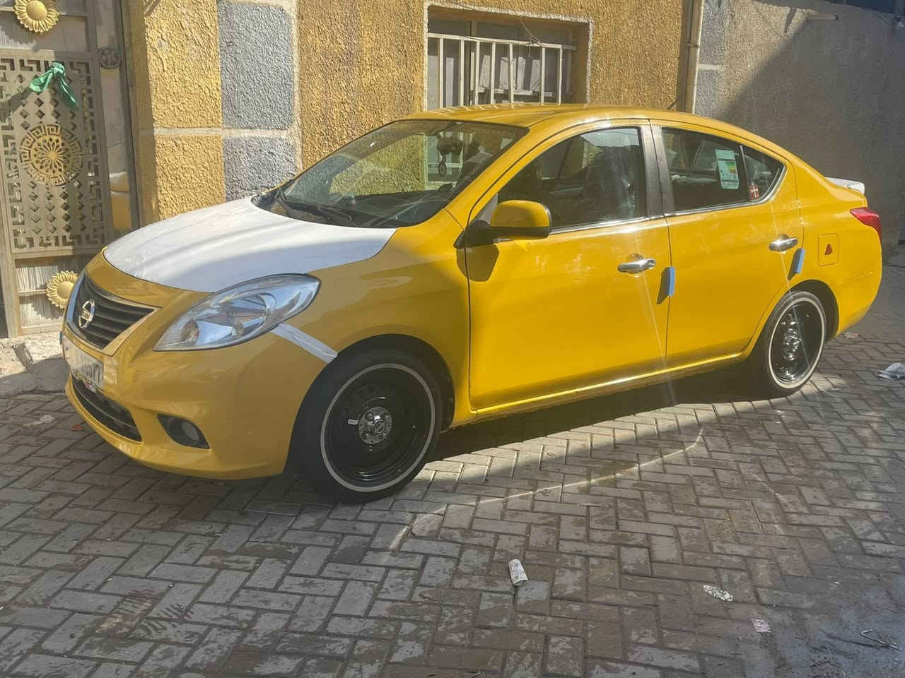 سلام عليكم نيسان ڤيرسة موديل 2013 سيارة وارد امريكي جاهزة من كلشي تخم تاير جديد سياردة حلوة جديدة وجاهزة 
هاذ حادثهة مثل ما موضح بل صورة مكينة 
1600 
السعر 80 وبيهة مجال قليل ***********
المكان مدينت الصدر بسمي
