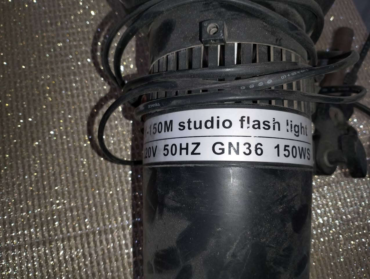 فلاش اضائة استديو وگلوبين
سعر 49الف
واتساب ***********
