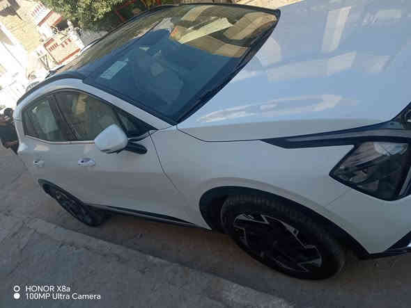 السلام عليكم شباب سيارة سبورتج علايم سود لامع2024 بسمي رقمها بغداد ماشية 9 الف المواصفات مثل ماواضح للبيع سعرها 255 اوبيها مجال للشراي مكانها بغداد حي اؤر لاستفسار ***********
