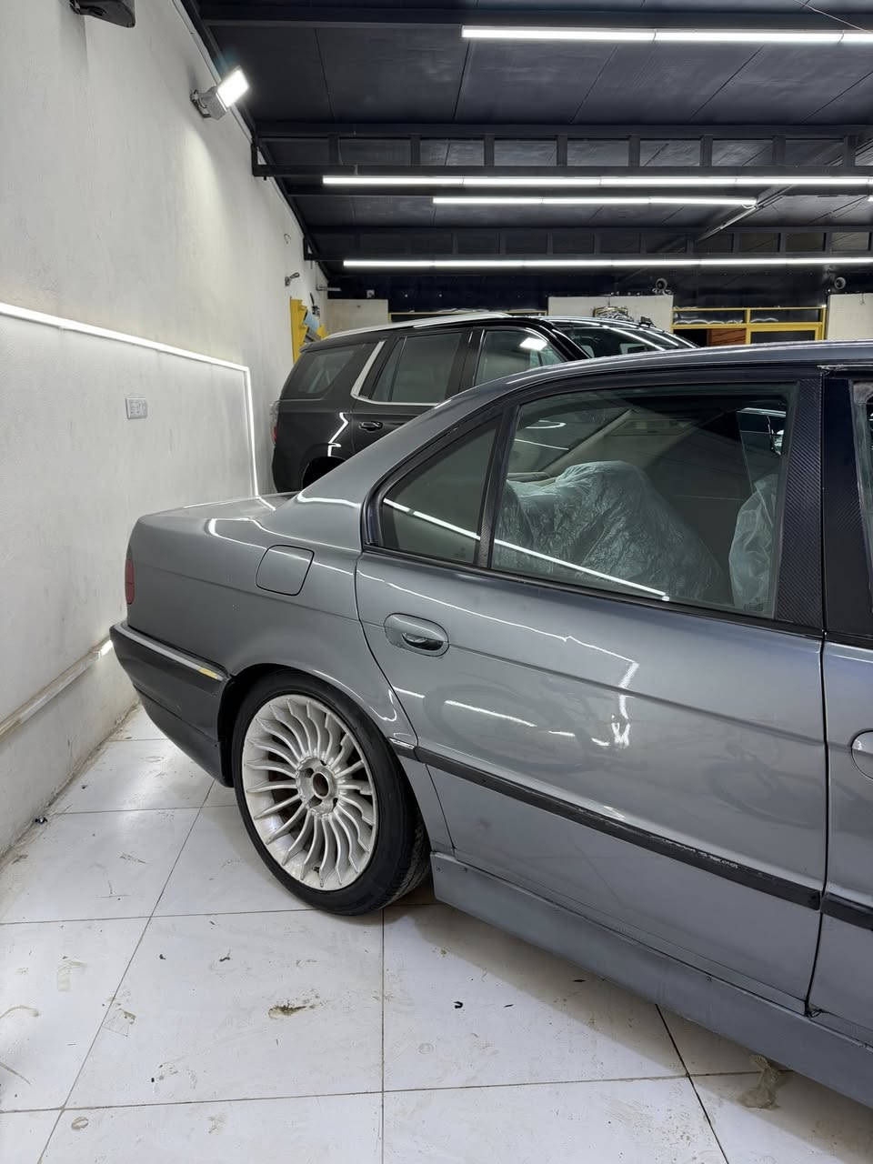 سلام عليكم الحلال للبيع ❤️
خفاش BMW حجم 744i اصل وفصل 🔻
موديل اصل 1996 محدث 2000 🔻
السيارة فول مواصفات 🔻
دبل جكمجة حساسات خلفية 🔻
جنطة شفط 🔻
بردة كهربائية 🔻
سلايت روف 🔻
كير ٣ وضيعيات قيادة تبترونك 🔻
تحكم ستيرن مثبت سرعة 🔻
كشنات كهرباء تدفئة خزن 🔻
ويل البينا ١٨ مع ويل بلادي تخم 🔻 
رقم دهوك دولي مداور ثاني يوم ✔️ 
السعر 75 ورقة مو سعرها هذا البيع لغرض السفر 
مكاني ديوانية *********** غير متواجد على الانترنيت
