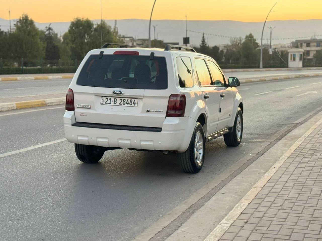 Ford escape 2009 hybrids
فۆرد ئیسکەیپ 2009 مواسەفات هایبرد  
کارەبا و بانزین
مەکینە ٤ پستن تاک ئەکسل
بێ بۆیاخ کلین
گێر و مەکینە بەشەرت نەکراوەتەوە
سەنەوی تازەیە تا ٢٠٢٧ 

گیرو مەکینە بەشەرت زۆر بە جوانی پاکی ماوە هیچ خەلەلیکی تیدا نییە بەش شەرت 
سعر 113 مەعامەلەیەکی زۆر کەم
ژمارەی
0772 522 5848
شوێن سلێمانی
