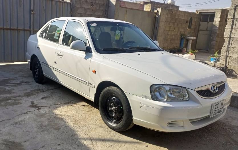 فيرنا للبيع موديل 2014نظيفه خير من الله 76 وبيها مجال 
رقم بغداد باسمي إنكليزي ***********
