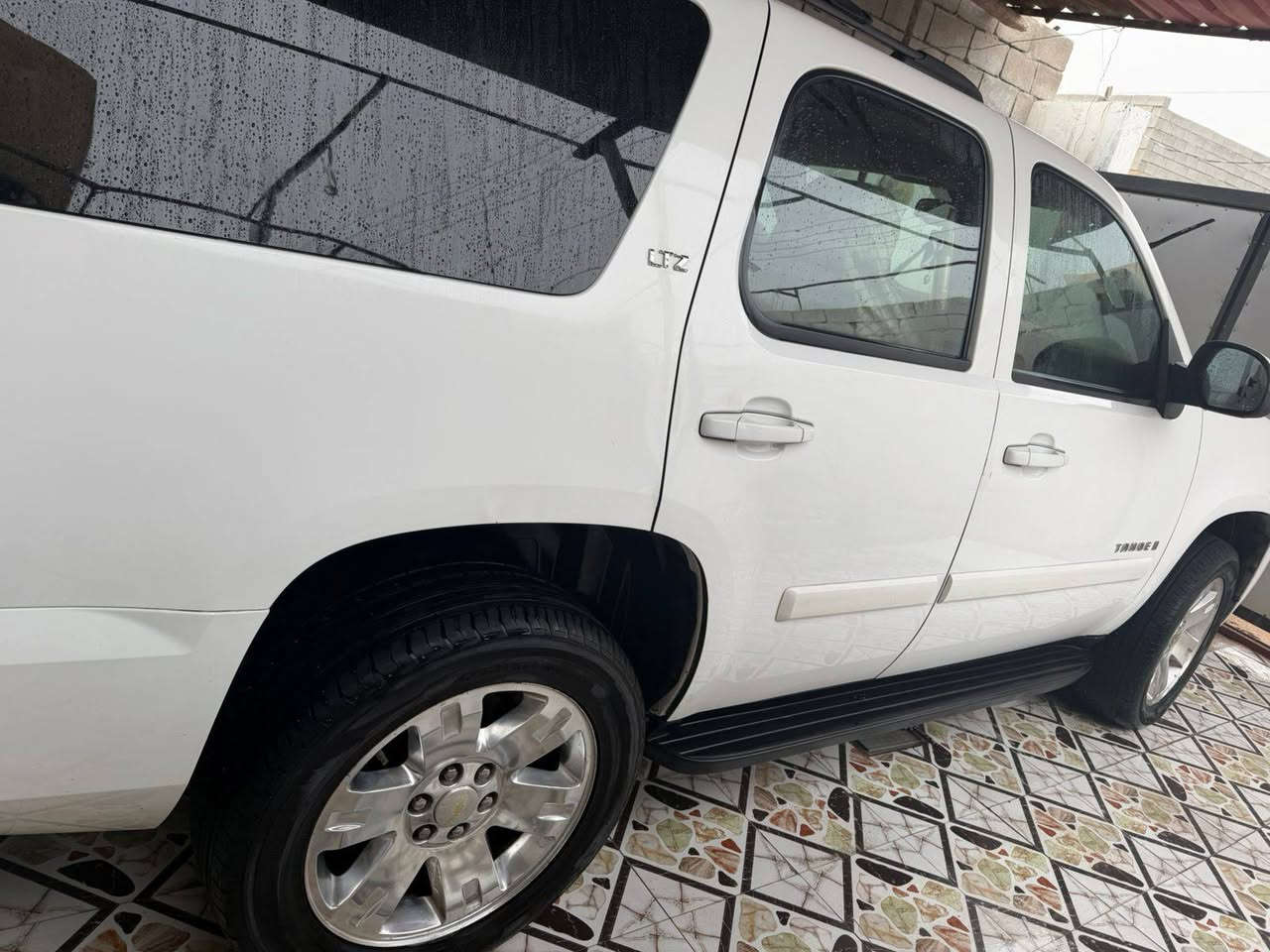 ***********‬‏🔴شفروليت تاهو موديل 2010 متومه طبق الاصل رقمها بغداد سنويتها لل2028 تنتهي
🔴 فول مواصفاتLTZ كشنات جلد ملكي فصل

🔴سياره بدون كصه  ولا صبغ ولا معجون

🔴 تبريد 3قطع  شغال تبريدها ثلج

🔴حداديه كارتون 

🔴تدفئه بالكشنات  اربعتهن كشنات كهربائيه الخلفيات قلاب كهربائي

🔴 شاشتين تجي فول ع الاخر 

🔴 محركها 5300 علما المحرك بي خيط بخار

🔴كيرها بالجيس جديد 

🔴 تايرات جدد توني شادهن 

🔴السياره كلها شغاله مابيها اي نقص 

🔴لايتات ابو اللد  عدسات زنون توني شادهن

🔴السعر 80 وبي مجال

🔵العنوان البصره شارع الوفود 

🔵

***********‬‏ي
