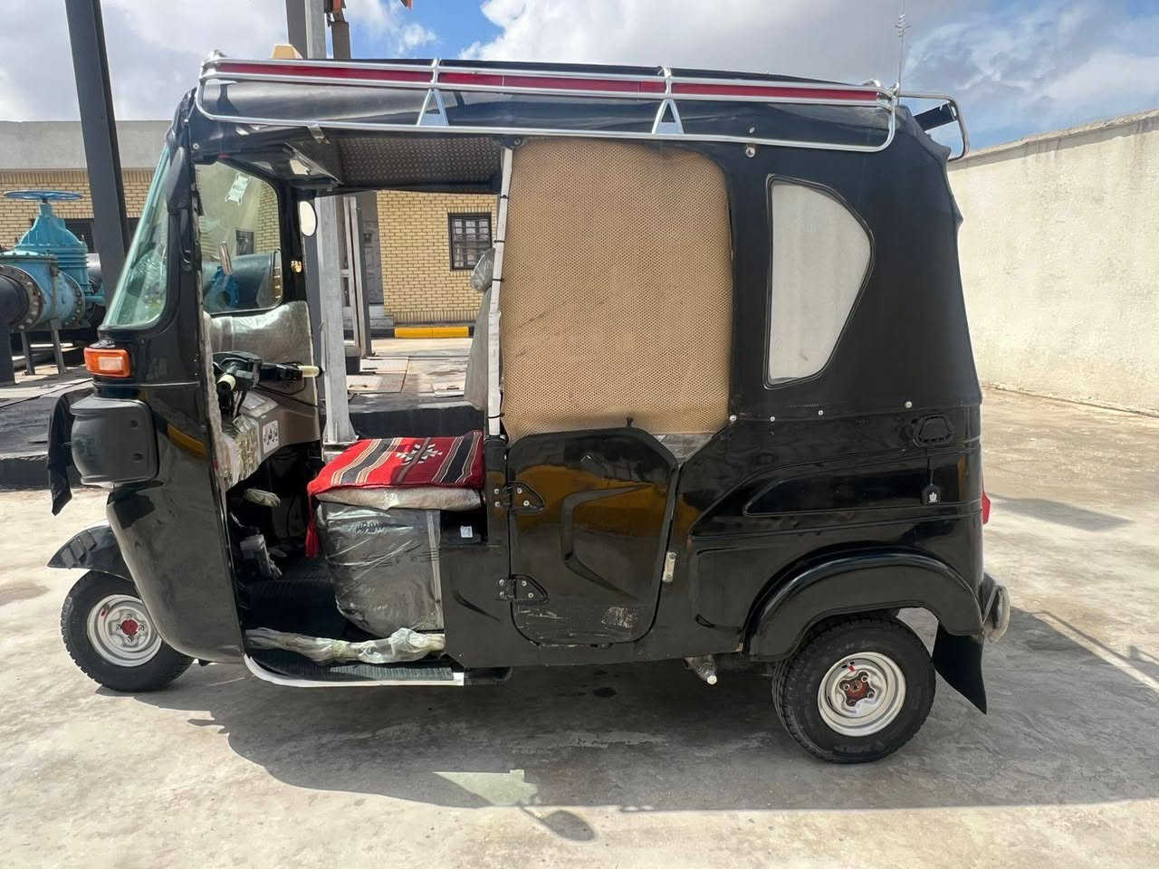 السلام عليكم تكتك باجاج البيع السعر 8 500وبيه مجال العنوان تقاطع الموفقية التكتك مجفتة ومشروع وطني رقم وسنويه البدي كفاله انه مكلف بل النشر هاذه رقم راعيه *********** والتوفيق الجميع
