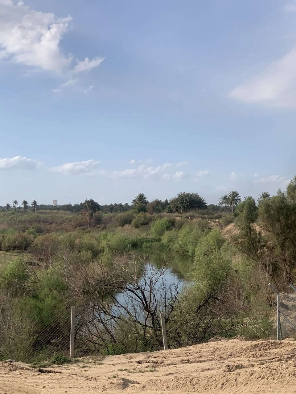 السلام عليكم
بستان للبيع
العنوان  نهاية عبارة بهرز 
المساحة دونم ونص
تقع على الشارع التبليط بشكل مباشر  وساحلية  على نهر ديالى أيضا
السقي من نهر ديالى 
مسيجة كامل BRC
كهرباء واصلة اشتراك 
طابو سند 25 باسمي
السعر المطلوب 45 مليون قابل للتفاوض
للاستفسار الاتصال على الرقم ***********
