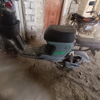 R9 للبيع دراجة كلشي شغال بيها كلشي ...اب  قبل سبوعين بدلت بطارية وحدة ...