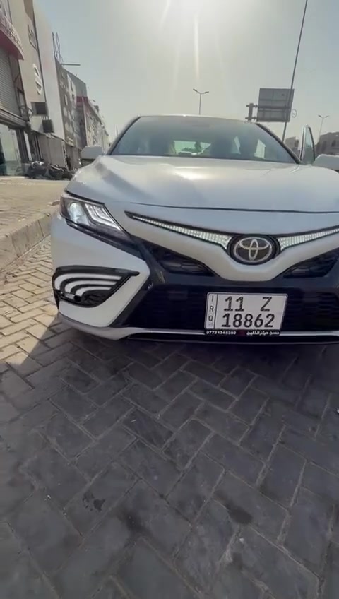 السَلٱمٌ عـَلـْيگمّ-ۈرحـْمّـٌة ٱللـّہ ﯙبُرگـّاتہ
TOYOTA  CAMRY     2023
للبيع تويوتا كامري ( LE )
وارد امريكي 
لون أبيض 
فور ويل.   AWD
رقم بغداد بسمي أني مستوردهة 
تحويل ثاني يوم
ضرر السيارة
بنيد وجاملغ  شادهن أصلي وكالة مال شركة اومصبوغات
اوبل نقل صار بيهة رصعة بل هلال جاملغ خلفي معدل بل بي دي ار 
بيهة ايرباك راجع سستم بلادي مال شركة يعني أشتريت إرباكات اصلية مال تفصيخ اوشادهن 
محرك أربع سلندر  2.5   بانزين
مواصفات السيارة 
كشن جلد وكهربائي
شاشة كبير لمس
تحكم استيرن جهتين
سايد بريك كهربائي بصمة
تشغيل عن بعد 
كامرة خلفية 
مثبت سرعة 
رادار امامي
تحديد مسارات 
3 أنظمة (ECO)(NORMAL)(SPORT)
حساسات ويل أمامي وخلفي 
حساسات مانع انزلاق أمامي وخلفي  ABS
لايتات امامي (LED) عدسات زينون ببلادي 
بروجكتر عدسات زينون
كفرات بروجكتر لدات
حواجب شباك اعلى لدات
مضخم صوت دمام بلادي
ماشية السيارة  47 ميل على مشي امريكة 
ملاحظة السيارة أصلحت كل غراضهة  أصلي اي قطع بل سيارة شديتهة اصلي يعني لا جديد  ولأ تجاري 
سعر السيارة 
‏‎تفاصيل اكثر الاتصال علی ارقام التاليه  اتصل وتدلل 
أستفسار رقم هاتف : *********** 📞
