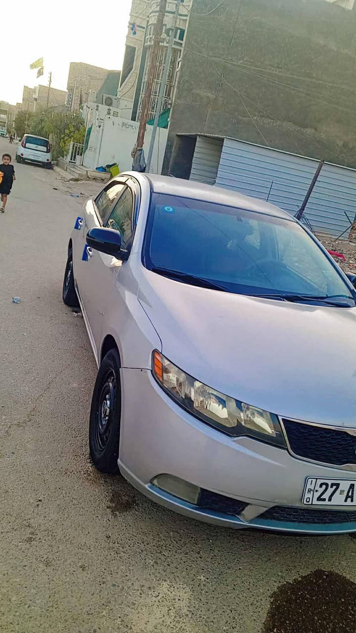 سيراتو 12 
ابيعك احزام( اثر جراد)
مكفوله عيب شرعي واصوليات
سيارة مال جنئي جاهزه للاخير 
السنويه جديد رقم انگليزي
سيارة بااسمي شرط مداور ثاني يوم

السعر 90 مجال جدا قليل وبيك خير وتدلل مستعجل علبيع 
اتصال او واتساب ***********
