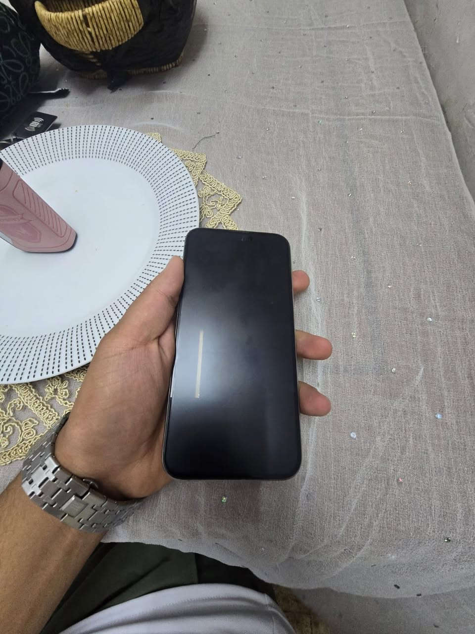 سلام عليكم
ايفون 15 برو ماكس 
ماستر شرق اوسط 
بطاريه 85
سعر مليون و100 وبي مجال 
عنوني بغداد شعب حي تجار 
الاتصال ***********
