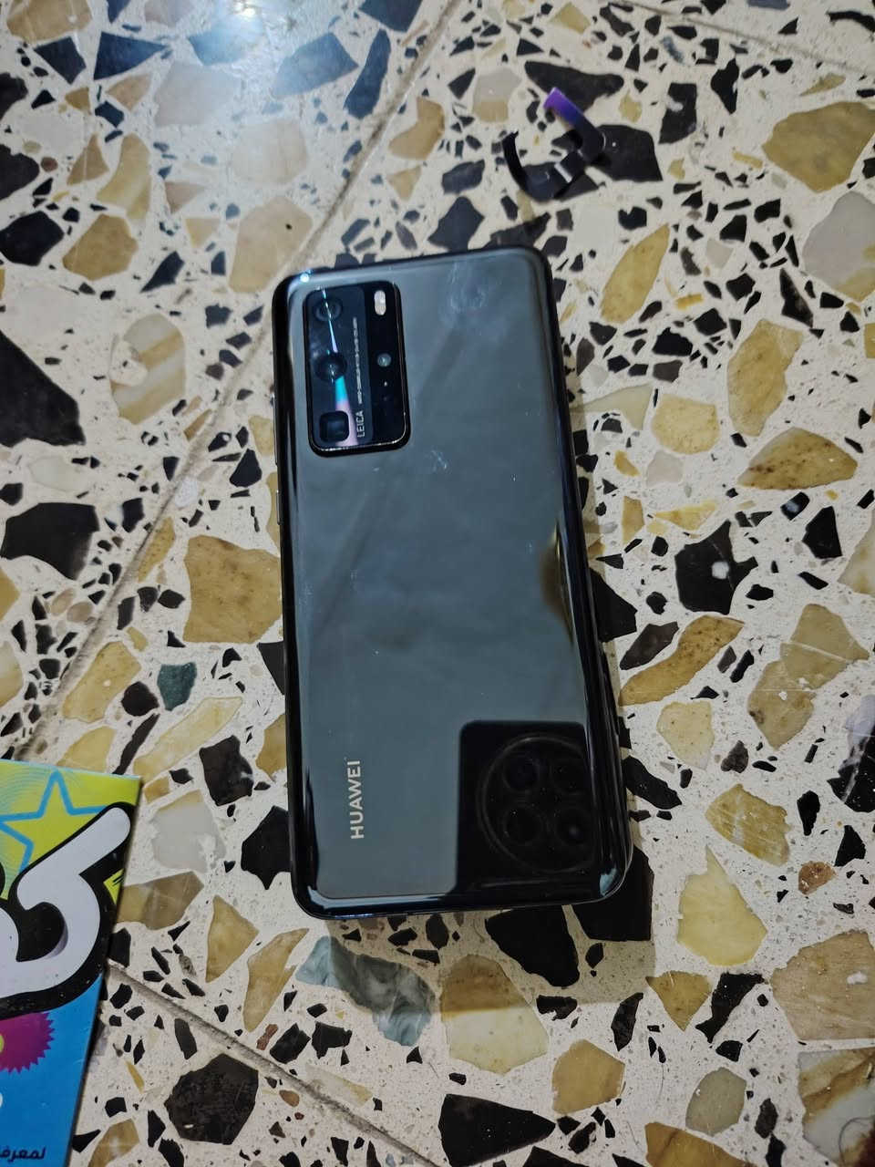 السلام عليكم من مرخصت لادمن المحترم
جهاز هواوي B40برو نسخه فايف جي جهاز خطين مكفول 
بطاريه 4200 يدعم شحن سريع 
يشغل  90افريم بوبجي 
جهاز نضيف جداً جداً  
جهاز مال ييت ستخدام شخصي 
سعر 270 الف 
مكلف بل نشر 
هذا صاحب جهاز 
***********
***********
