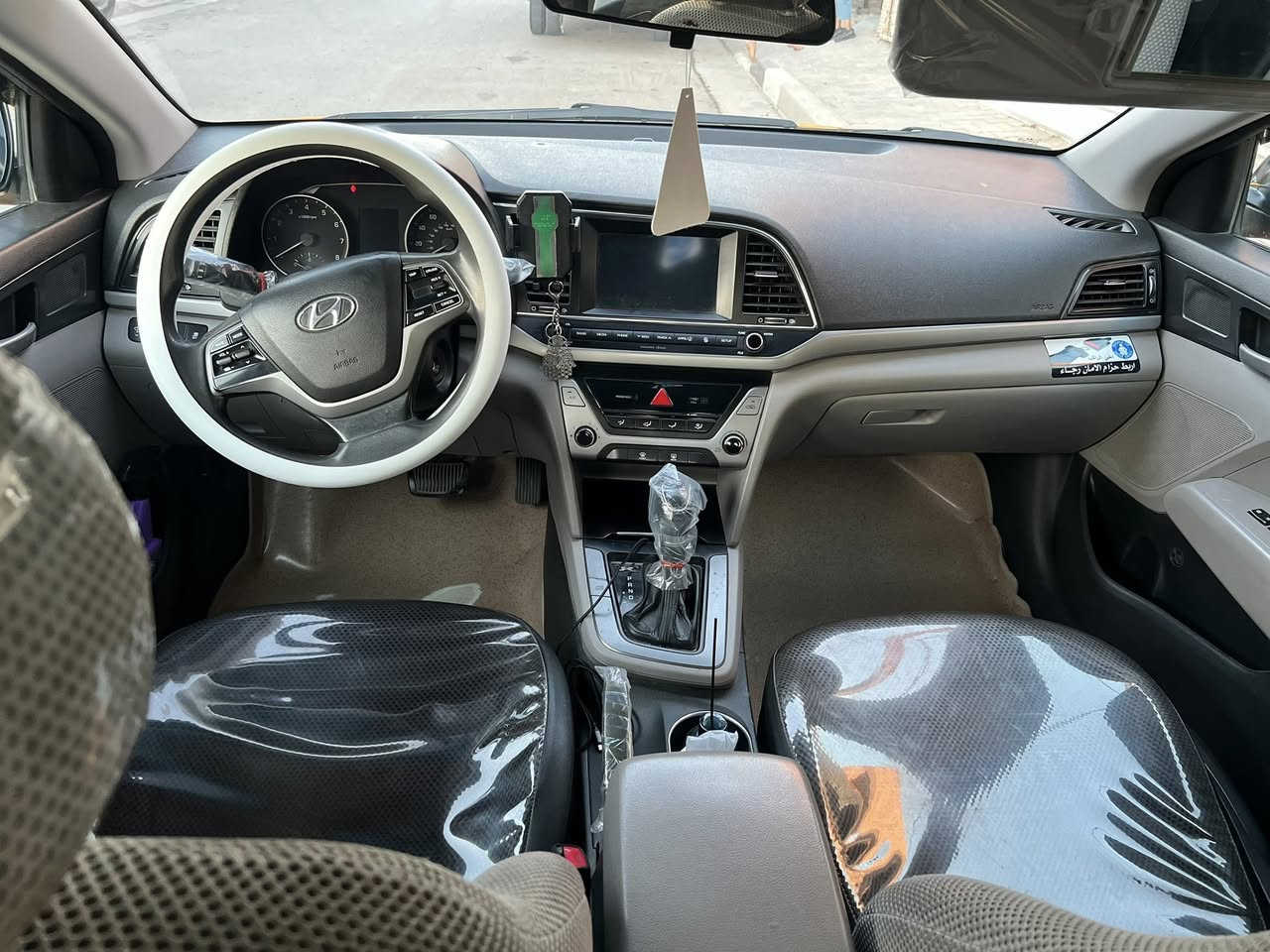 للبيع النترا 2017 وارد أمريكي ضربتها جاملغ خلفي ب امريكا وذني بلعراق السياره مكفوله كير ومكينه خير من الله لا تنقيص ولا تبخير هزه جديدة رقم جديد مصفره هيه وغرامات دينار ما عليها شاشه كاربلي كامره خلفيه تحكمات ستيرن مانع انزلاق 3 انظمه نورمال ايكو سبورت  للاستفسار ***********
