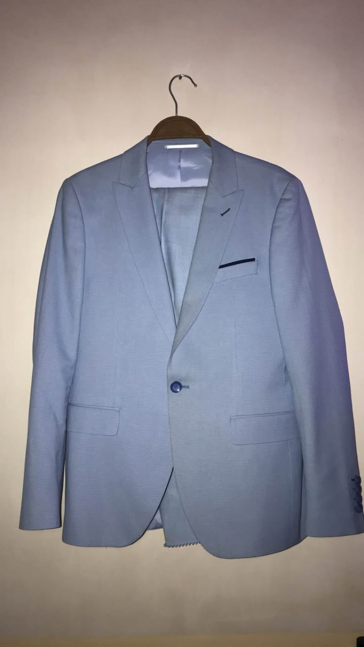 ‎قاتی مارکەی ڕۆمای ئیتاڵی Roma

‎لە ٢ پارچە پێک هاتوە(پانتۆڵ،چاکەت)

‎قوماشێکی سافی کوالێی بەرزی هەیە و لە ناوخۆی ئیتاڵیا کڕاوە

‎سێ گیرفانی هەیە

‎گیرفانێکی دیکەی هەیە لای یەخەکەیدا

‎گرەنتی مانگێکی لەگەڵدایە

‎نرخی (70)هەزارە🔒

‎هەموو قیاسێک بەردەستە

‎گەیاندن هەیە بۆ هەموو شار و شارۆچکەیەک🚚🚘📦
‎گەیاندن بۆ ناو سلێمانی ٣٠٠٠
‎گەیاندن بۆ شارەکانی کوردستان ٤٥٠٠
‎گەیاندن بۆ بەغداد ٦٠٠٠
‎گەیاندن بۆ شارەکانی ئێراق ٨٠٠٠ السليمانية, العراق


**إذا كنت صاحب هذا الإعلان وتريد حذفه لأي سبب، رجاءا أرسل رسالة إلى الدعم الفني**