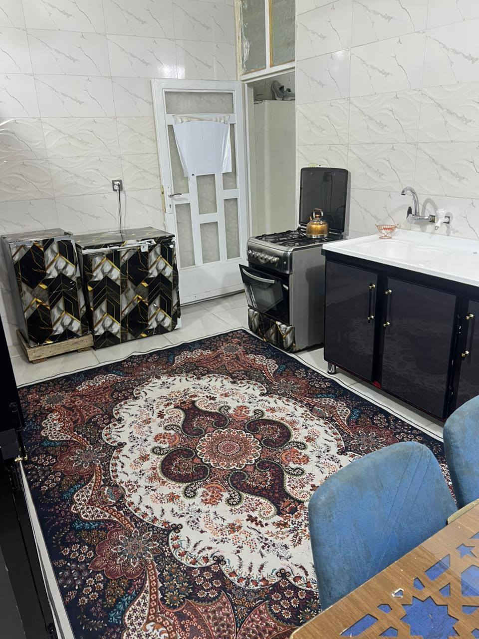 سلام عليكم بيت للبيع بشارع الشفلات مقابيل جامع الرسول الاعضم المساحه 100م غرفه وصاله ومطبخ وتخاريج الاساس صب كونكريت البناء طابوك والسقف صب كونكريت السعر ٣٣وبي مجال بصيطه الاستفسار عن هذا الرقم او خاص ***********
