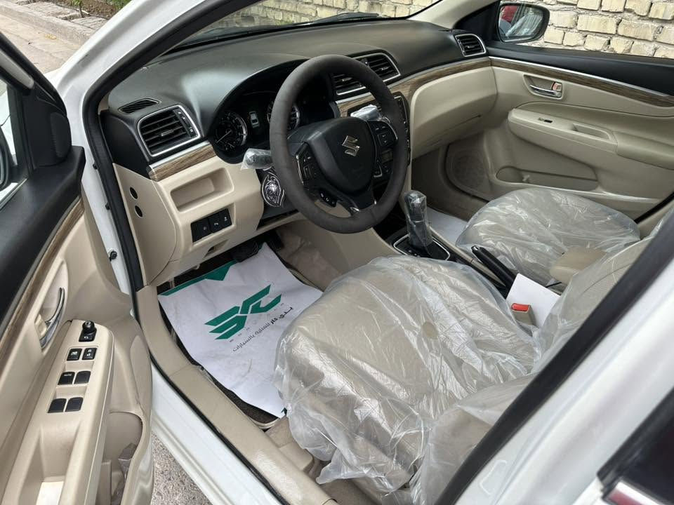سازوكي سياز موديل 23 سياره نضيفه مكفوله استلام الشركه العامه بسمنه باقي سنه وصير حره ماشيه 34 الف حقيقي سعرها الاتصال عال رقم ***********  وبل خدمه مكان سياره بغداد جكوك
