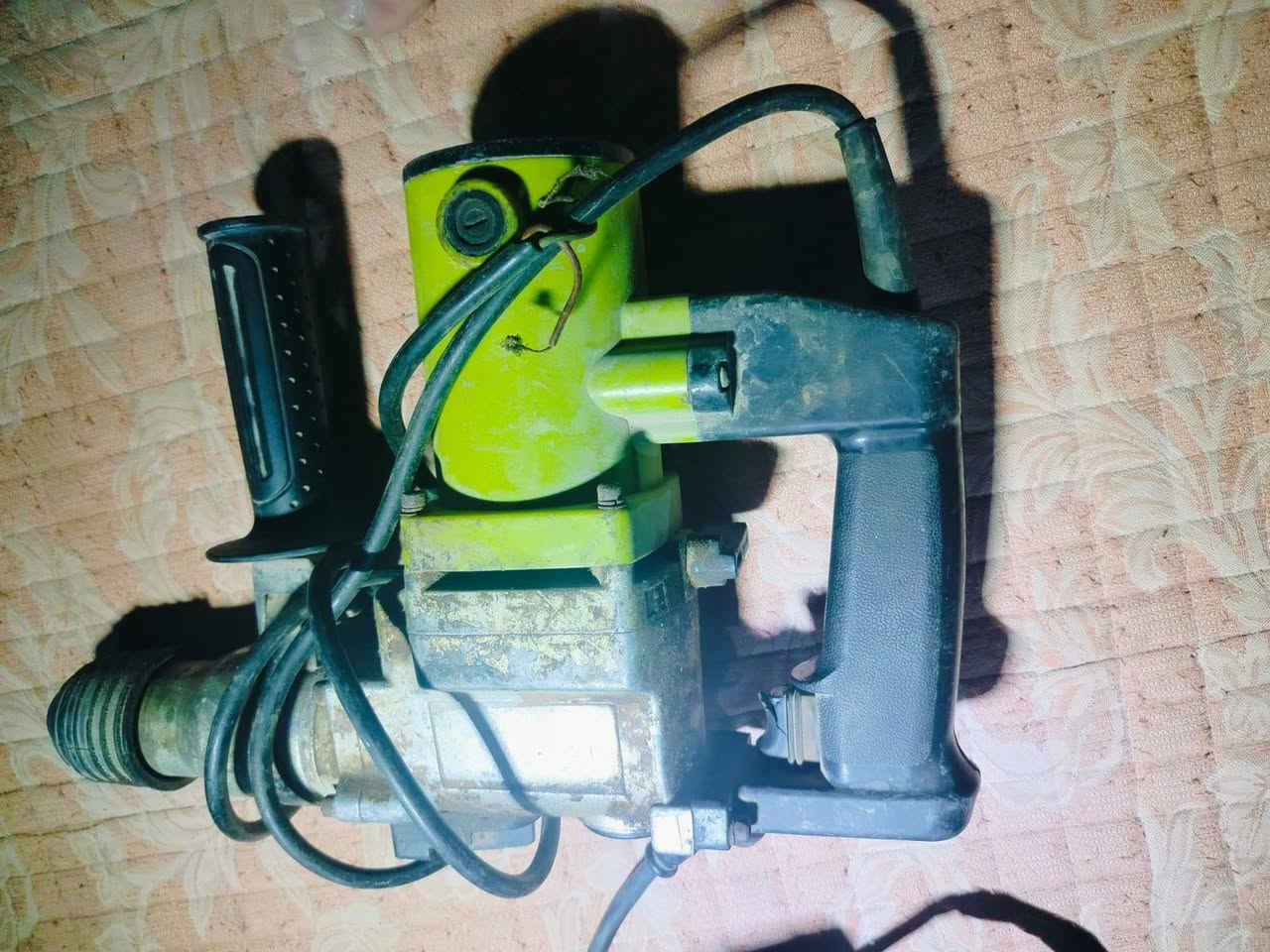 السلام عليكم دريلات همر. كلهن سوه ابيعهن 
دريل  انجيكو  فحمات 
دريل احمر ارميجر
دريل اخضر  ارميجر
دريل ريشان ارميجر


**إذا كنت صاحب هذا الإعلان وتريد حذفه لأي سبب، رجاءا أرسل رسالة إلى الدعم الفني**