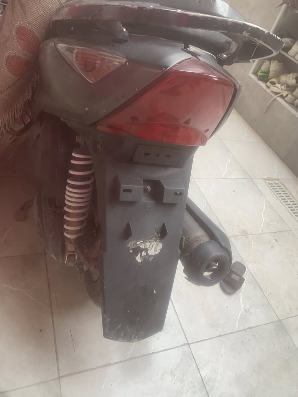 سلام عليكم دراجه ثعلب دراجه نصيفه وخير من الله مكان بغداد جكوك لسعر ٤٠٠وبيه وبيهه مجال ***********
