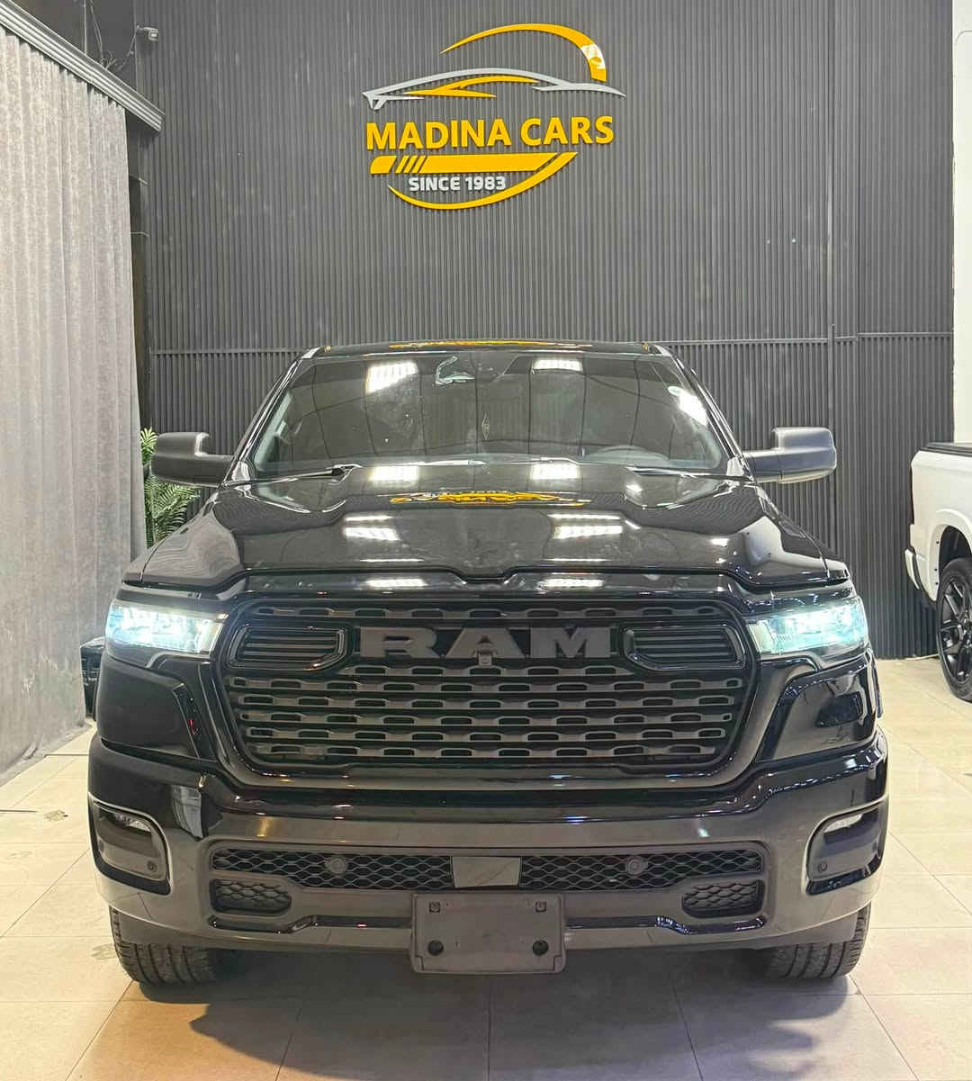 Dodge Ram 
2025 Bighorn
V6 - 3.0T - 4x4

بسمە و شغال
شاشە
کامیرە
کوشینات جلد 
باب طویل
بودی قصیر
دبل اکسل
ویل 20

10.000 mile
2 قطعە صبغ
سعر 325 ورقە

معرض ( مەدینە ) اربیل شارع ١٠٠م
***********
***********
