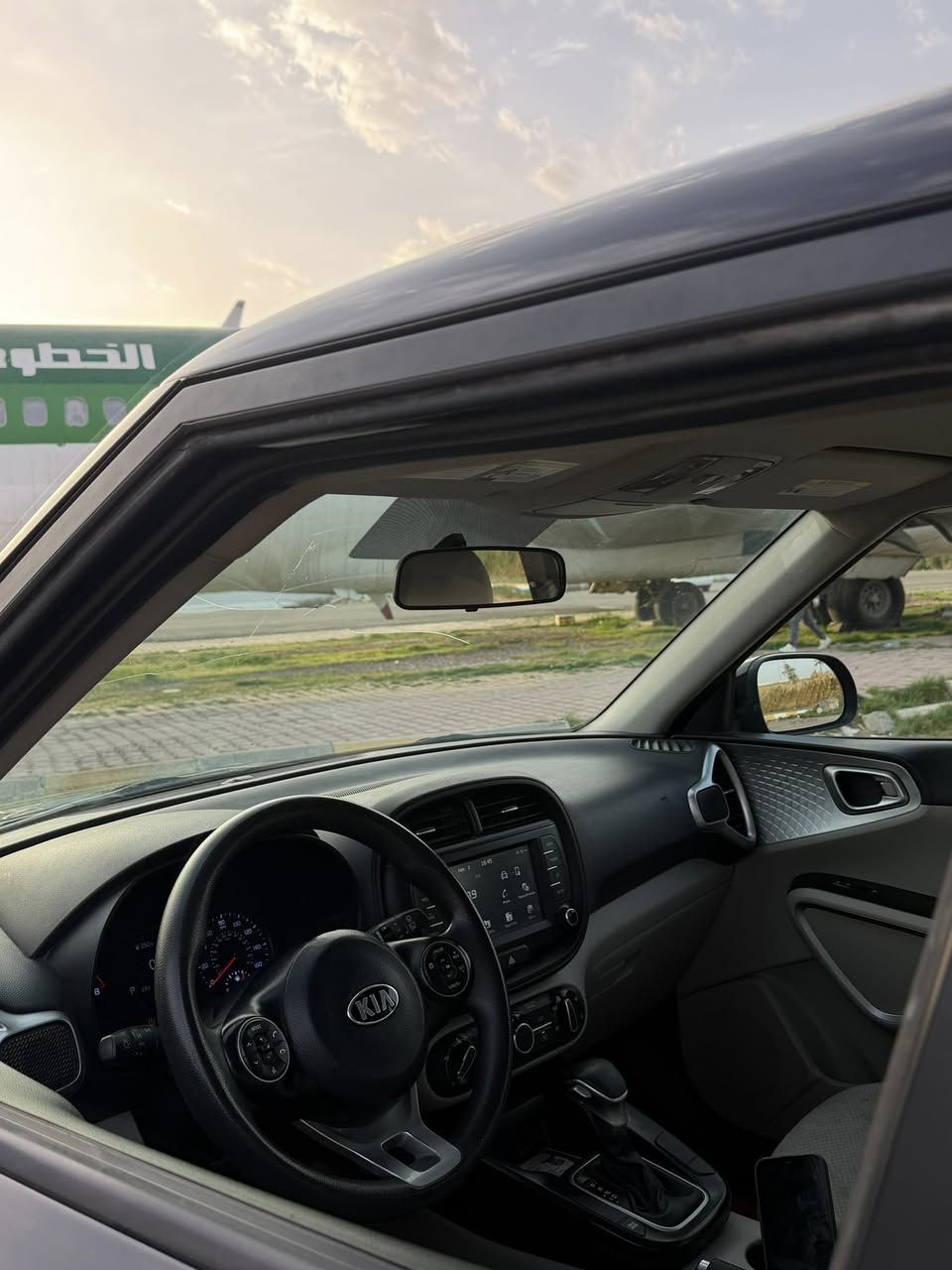 السـلام عليكم 

كيا صول للبيع موديل 2020 رقم بغداد 
وارد امريكي حادث جاملغ السايق تبديل 
وكفاله من الصبغ وكير ومحرك مكفولات 
مواصفات 
تحكمات سترين و اوتو ستوب و توقف ذاتي 
عنوان بغداد حي العامل او البياع 
السعر 130 وبيه مجال 
***********
***********واتساب
