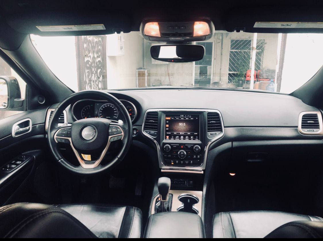 السلام عليكم جيب بلاك توب ماشيه 119بغداد بسمي حادثها سرقه اجزا السياره يعني جاملغات بيبان بنيد قبق جنطه مبدلات اصلي ونفس الون السياره بدون حادث بدون ايرباك الميكانيك كله مكفول كير بدلته جديد بشركه جيب وصيانتها كلها بالشركه موديل 2017 عارضها 212وبيها مجال للاستفسار *********** مكاني البياع تقاطع درويش
