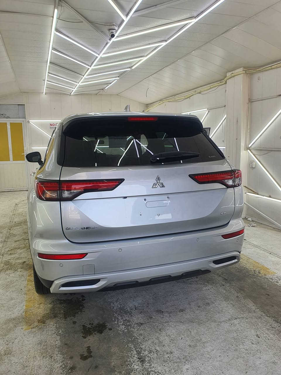 Mitsubishi outlander 2024 AWC
نموونە لە جوانی سفر سفرە تەنها 7000 ڕۆیشتووە بۆنیتی بۆیاخە بێ ناوگرتن چەمەلەغی سەکن کراوە بە بیلاد دەبڵ اکسل فەل مواسفات بێ پانۆڕاما 
رقم شانسی 
JA4J4VA82RZ088952
بۆ پەیوەندی بکە 
***********
