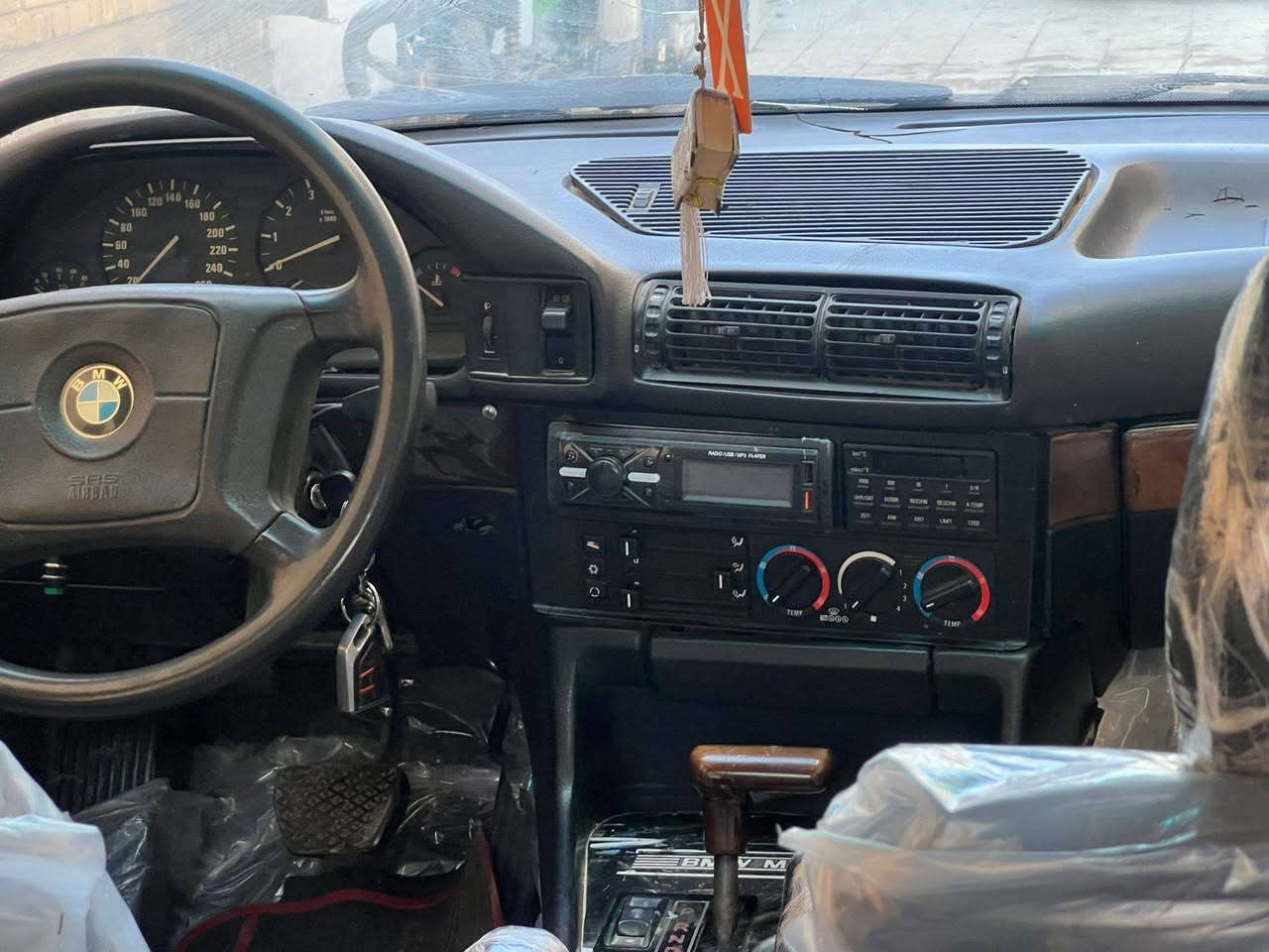 سلام عليكم عندي 525 مسكر سياره جاهزه بسمي سنويه ل27 رقم انكليزي سعره 50 وبيه مجال مكاني بلعماره *********** واتساب فقط
