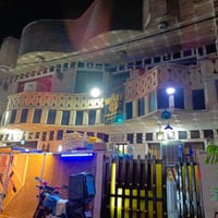 بيت مساحة 110 متر واجهة 11 نزال 10 يحتوي على ثلاث غرف غرفتين 5*5 وغرفة...