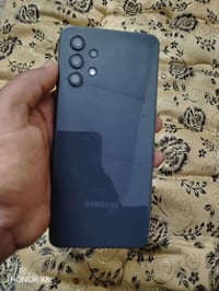 تليفون اي 32 للبيع السعر 90 وبي مجال الشراي خليه يخابر رجاء فقط الشراي...