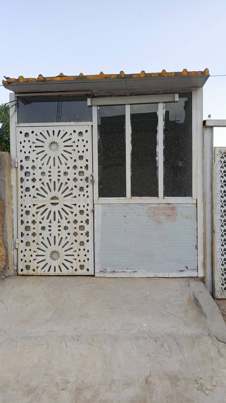 السلام عليكم كرفان قياس مترين ونص ×مترين ونص جديد  تريد تفصخه وتنصبه يمك ترين تاخذه كامل مسس كهرباء وساحبه السعر ٦٠٠ وبي مجال هاتف ***********
المكان بغداد

