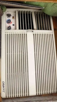 مكيف شغال نظيف جدا للبيع 07722624002