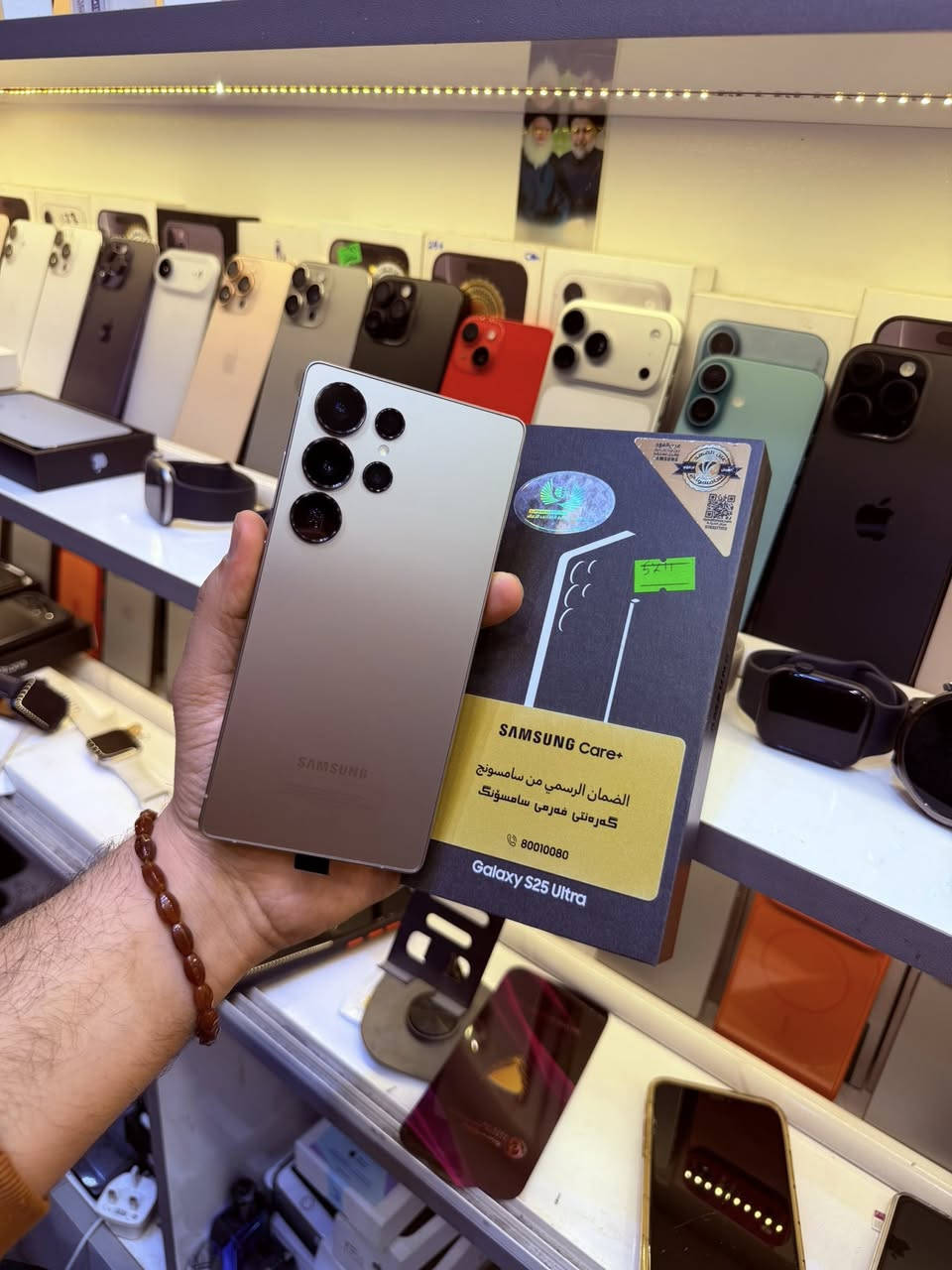 سامسونج 25 الترا ذاكرتة 256 عشوائية 12 جهاز نظيف مكفول وبلادي وجميع ملحقاته اصلية موجودة للبيع او مراوس مكاني النجف ***********
مستخدم أيام قليلة
