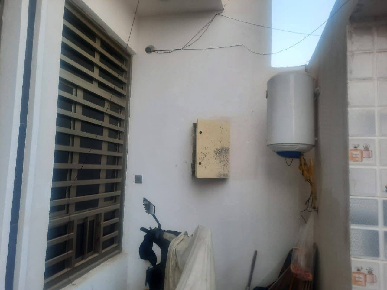 🌹(على بركة الله )🌹

مشتمل للبيع الفلوجة حي الشهداء الامين

 خلف جامع السلام وقرب المنتدى الثقافي ودائرة الكهرباء 

مساحة(125 متر) وجه 6.25 /نزال 20/م

شارع 10 على مدراس وساحة خضراء

طابو صرف سند

 بناء طابوق سنة البناء (2024)
أرضية بورسلين 
سطح شتاكير 
تئسيس الكهرباء بوري ➕تئسيس السبالت نظام بوري

1️⃣الطابق الاول يحتوي على 
غرفة نوم وصالة ومطبخ واستقبال صحيات داخلية ومنور
صحيات خارجية و كراج

2️⃣الطابق الثاني يحتوي على

غرفتين نوم وصالة وصحيات

💵💵💰السعر 118💵💵💰
للإستفسار الاتصال على الارقام
***********
*********** واتساب
