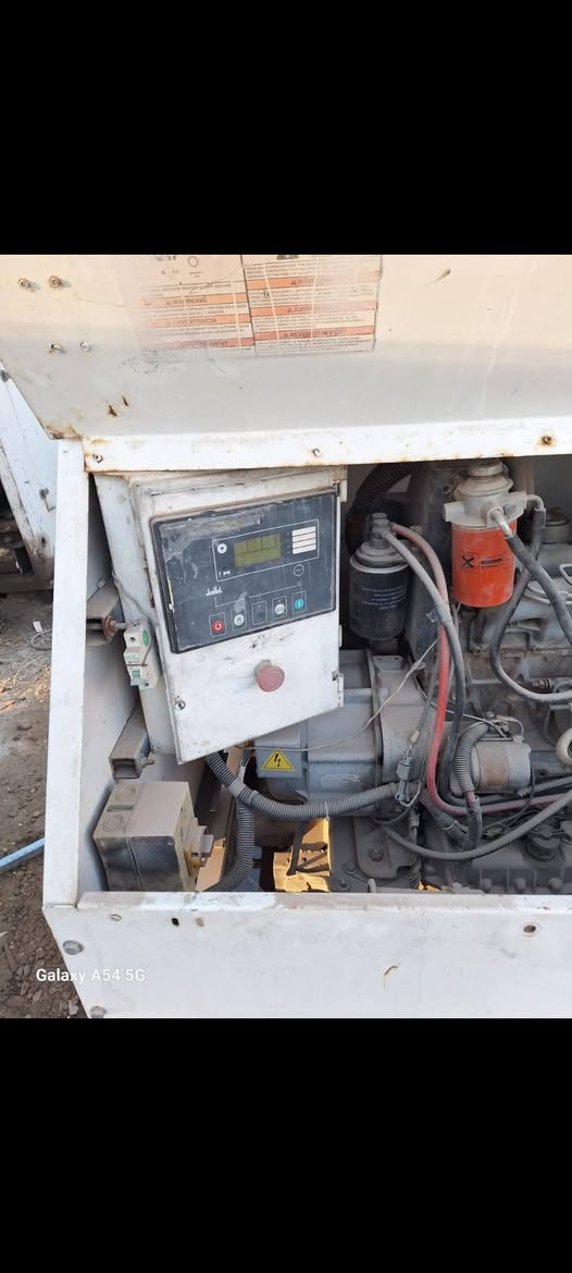 مولد كابوتا للبيع ٢٣ كيفي ثري فيز الي يجي على البراد ينسحب سحب كامل نضيف شاشه نضام حمايه المكان ابو غريب السعر ١٨ ورقه ***********
