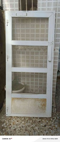 باب سيم الألمنيوم استعمال نضيف قياس ٩٠ العرض والارتفاع ٢ م ب٩٥ وبيه مج...